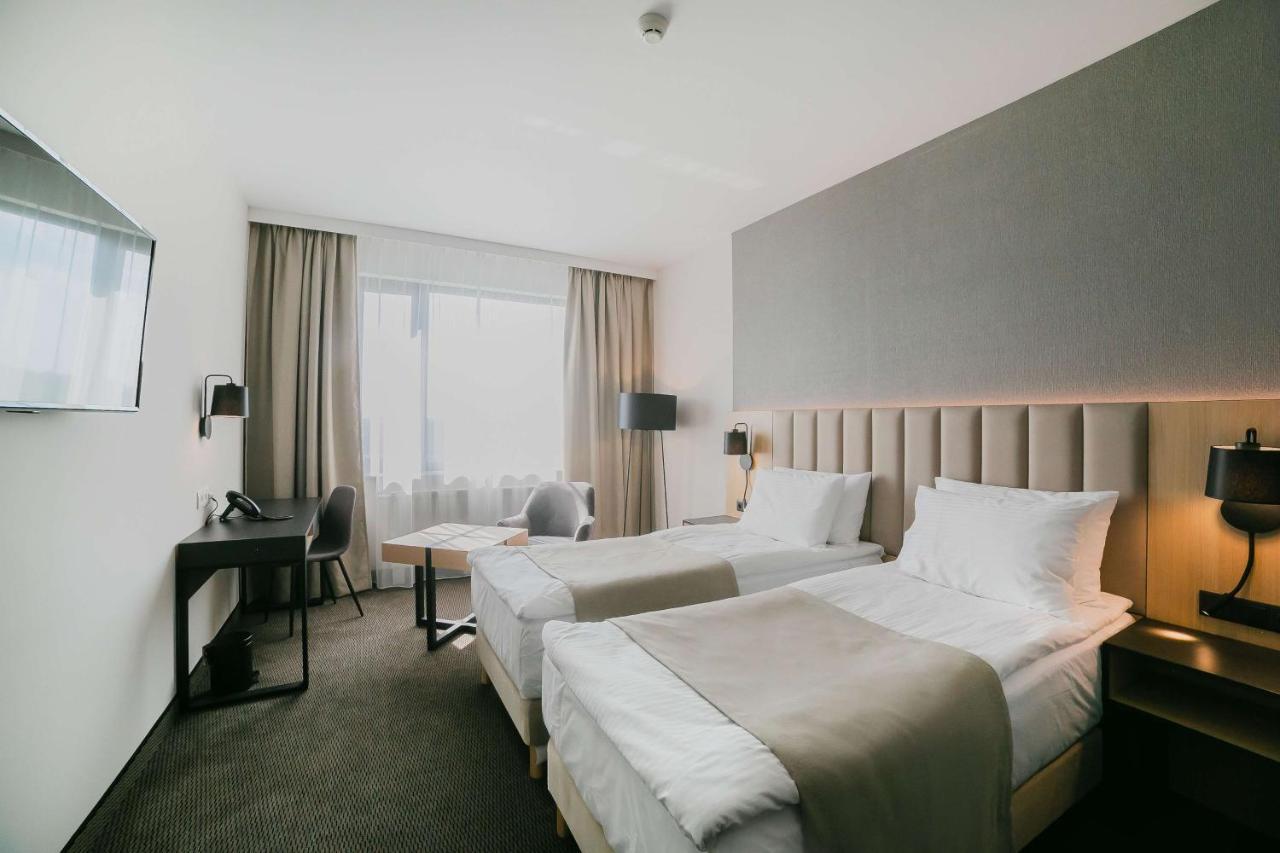B&B Hotel Warsaw East Exteriör bild